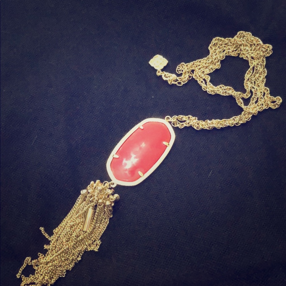 Kendra Scott necklace